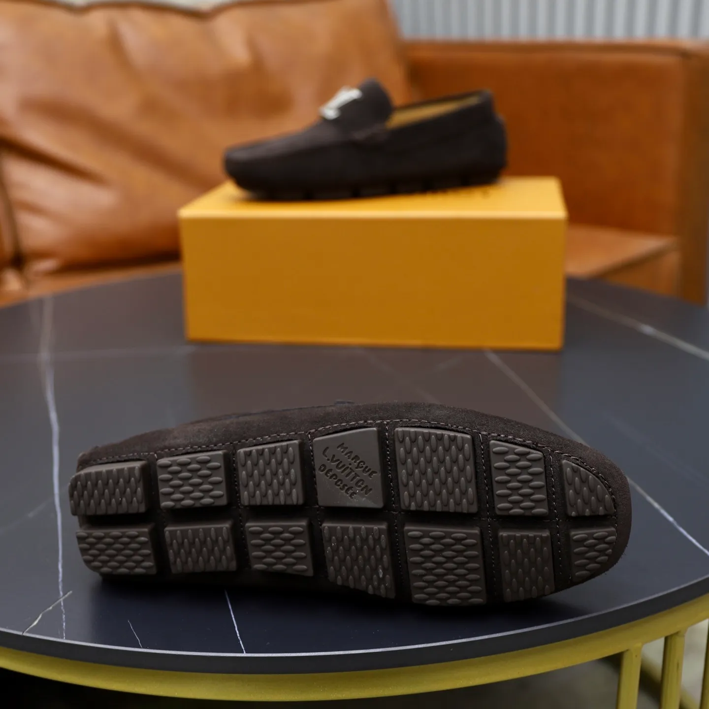 Ex-factory price: 480💰【LV】Louis Vuitton ⚠️High-end men’s driving and pedal series ⚠️38-44 (customized for 45) ⚠️All original cowhide leather! Thick and soft! Made entirely of calfskin lining! Rubber sheet anti-slip beanie sole! Three-dimensional package technology! Fashionable and classic! Handicrafts! Original high quality! Feel free to compare!